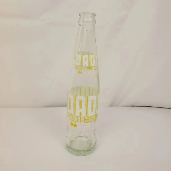 DAD'S ROOT BEER 10 Fl Oz Bottle‎ Pop Soda Bottle Clear Glass 70s Yellow White - Picture 1 of 6